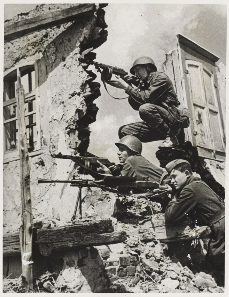 Soviet soldiers Stalingrad